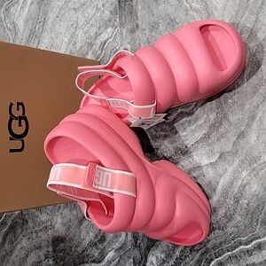 NWT Women's UGG Clog/Sandal